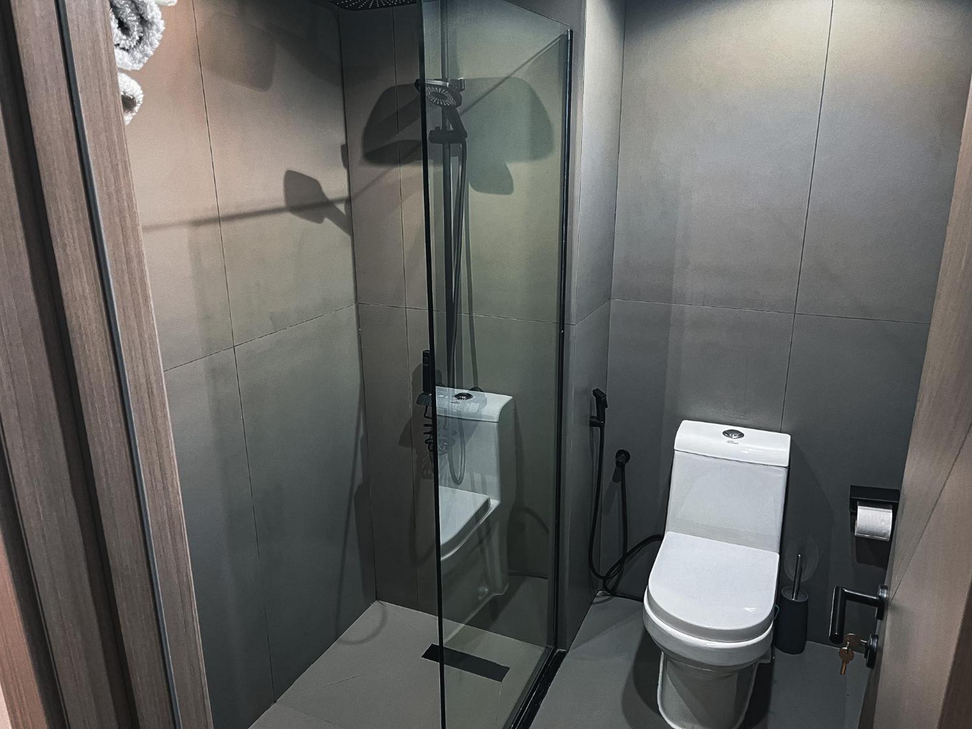 Modern Renovated Building 197 - 5 Min Walking From Metro And Pavilions * Dubai