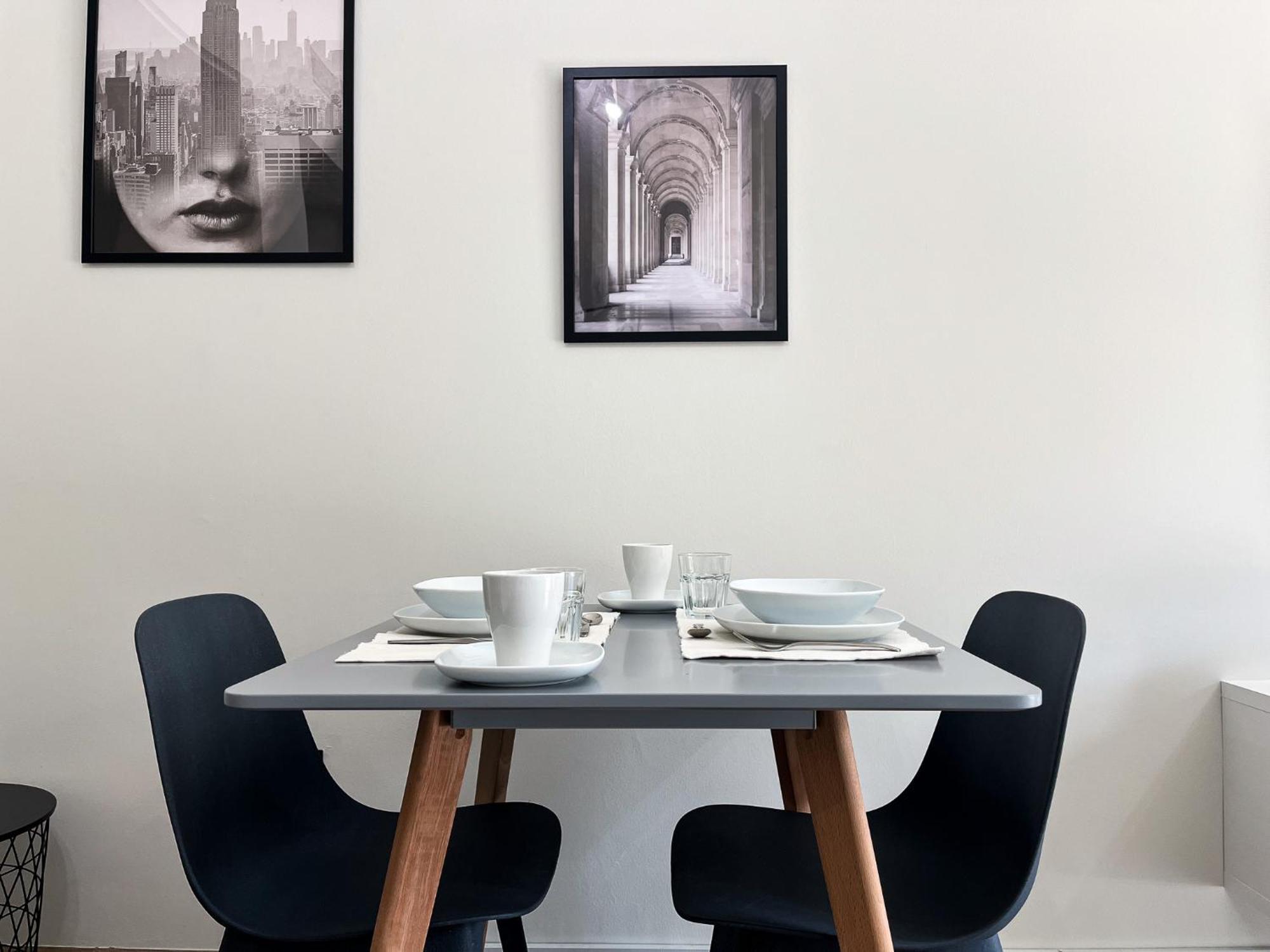 Modern Renovated Building 197 - 5 Min Walking From Metro And Pavilions Apartment Dubai
